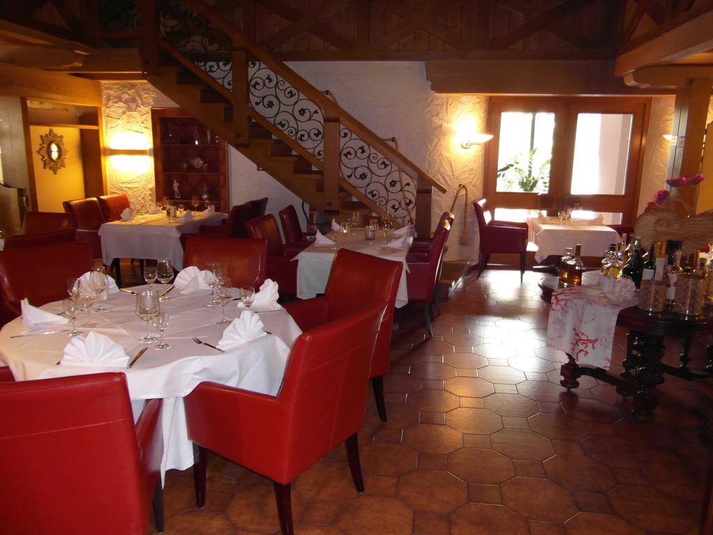 Castello Bianco Hotel Wadern Exterior photo