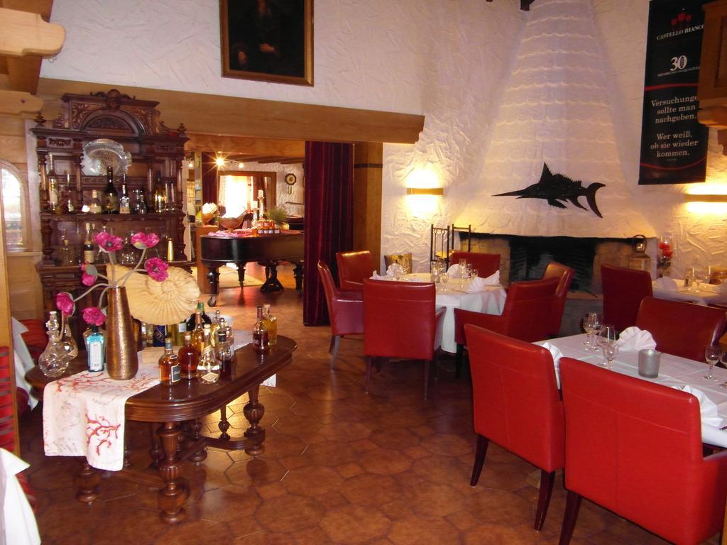 Castello Bianco Hotel Wadern Exterior photo